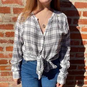 💙Calvin Klein V-Neck Flannel